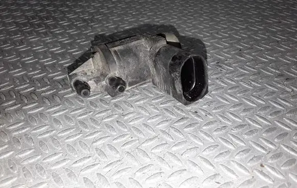 Volkswagen Golf IV Vacuum valve 1J0906283C