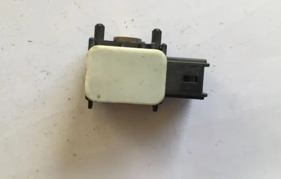 Peugeot 207 Airbag deployment crash/impact sensor 9659186280 181007 502356