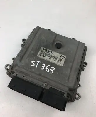 Volvo V70 Engine control unit/module ECU 30729826A 0281012103