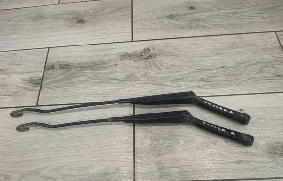 Opel Vectra A Front wiper blade arm 90357713 90357714