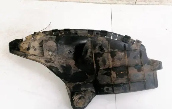 Mazda 3 II Engine splash shield/under tray