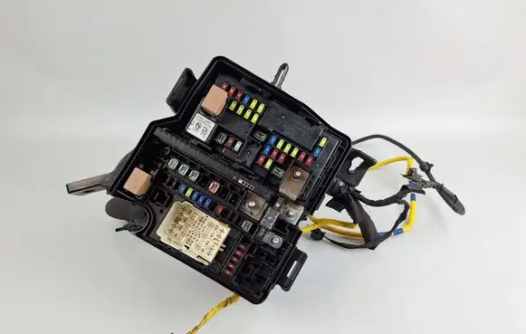 KIA Sorento Fuse box set 91950C5305 91285C5020