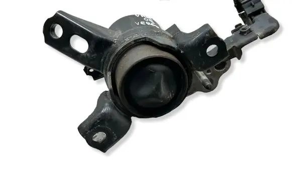 Toyota Verso Engine mount bracket 