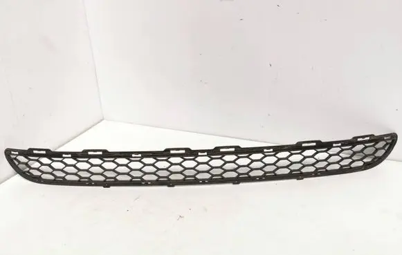 Hyundai Santa Fe Front bumper lower grill 865122B000
