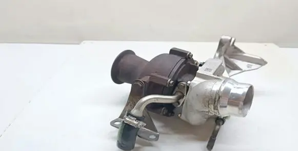 BMW 5 F10 F11 Turbo 8519475 4933500644