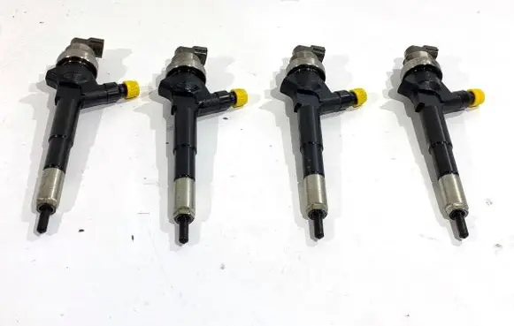 Opel Astra J Fuel injectors set 55567729