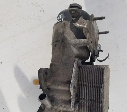 Peugeot 5008 Oil filter mounting bracket 9687847480