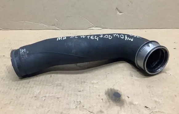 Mercedes-Benz ML W164 Intercooler hose/pipe A1645280382