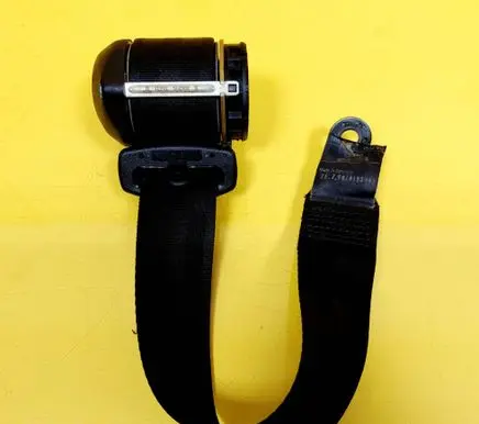 Audi 80 90 B3 Rear seatbelt 893857709A