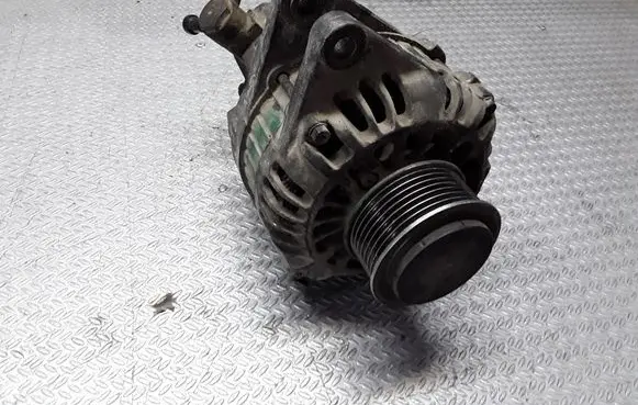KIA Sorento Generator/alternator 373004A110