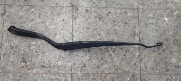 Nissan Murano Z50 Front wiper blade arm