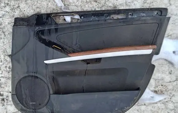 Mercedes-Benz ML W164 Front door card panel trim A1647201470