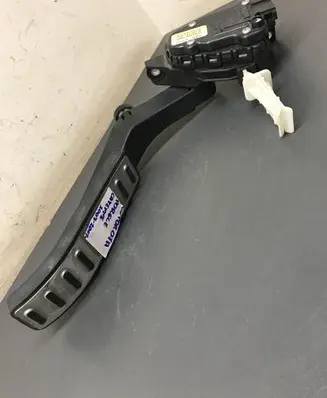 Porsche Cayenne (9PA) Accelerator throttle pedal 7L072507A