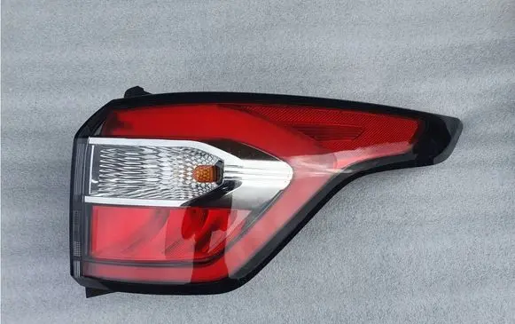 Ford Kuga II Rear/tail lights L90102451 GV4113404BH
