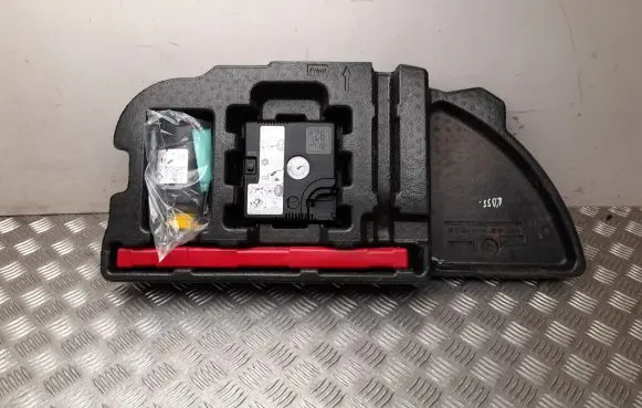 Mercedes-Benz GLE W167 Glove box in trunk A1678990000
