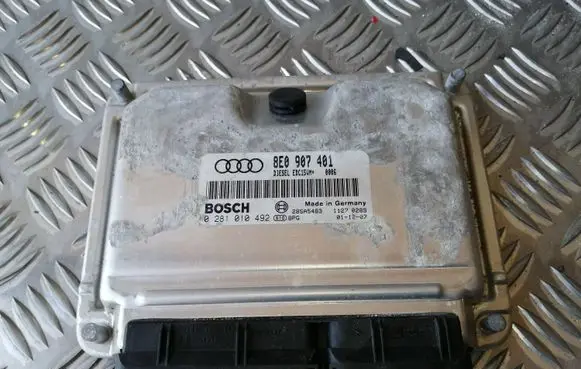 Audi A4 S4 B6 8E 8H Engine control unit/module 8E0907401 0281010492