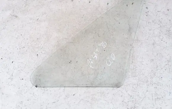 Volkswagen PASSAT B3 Rear vent window glass 