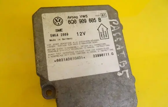 Volkswagen PASSAT B5 Airbag control unit/module 6Q0909605B