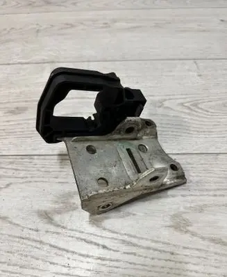 BMW 5 F10 F11 Radiator mount bracket 7186514 7207152 7211162