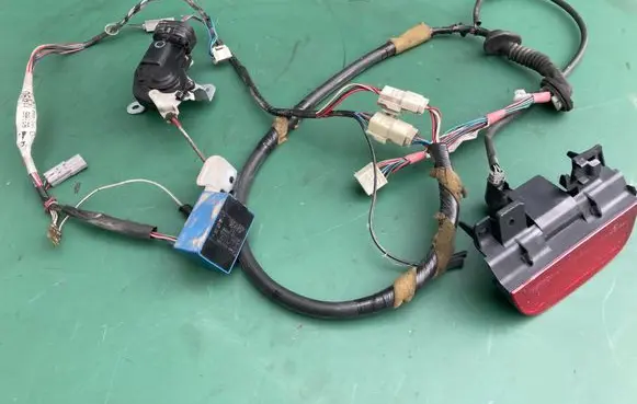 Toyota Corolla E110 Third/center stoplight 8594013030 8157013101