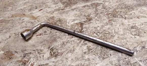 Mercedes-Benz SL R107 Wheel nut wrench 1205810246