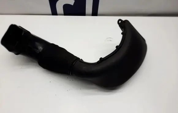 Jaguar XF X250 Air intake duct part 8X239A673AB 2W939A611AA 8X2U9A624AA
