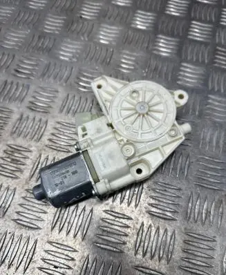 Mercedes-Benz C W204 Front door window regulator motor A2048200242 971218100 1001