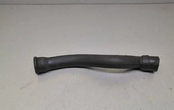 Audi 80 90 S2 B4 Breather hose/pipe 028103493S