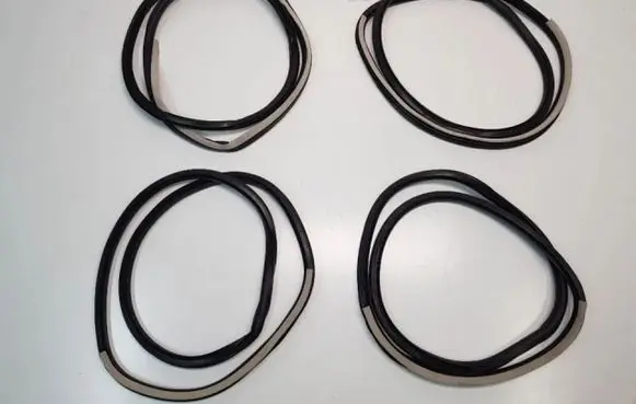 Renault Talisman Front door rubber seal 