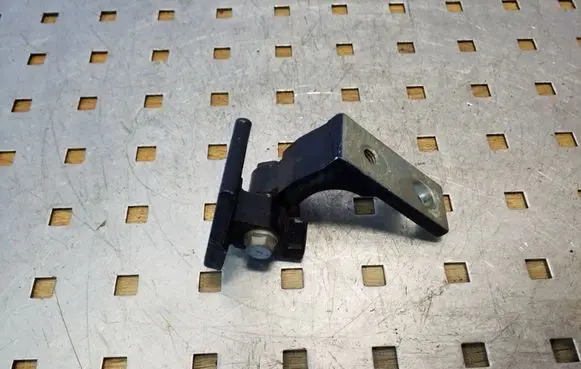 Fiat Grande Punto Front door lower hinge 