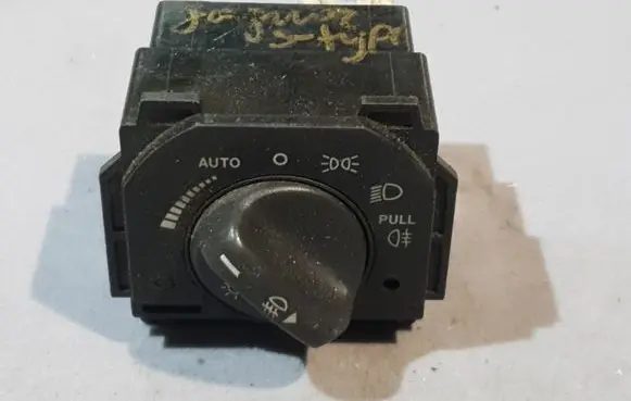 Jaguar S-Type Light switch XR831