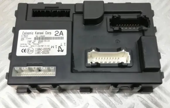 Nissan Pulsar Fuse module 284B13SL2A