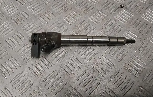 Skoda Superb B8 (3V) Fuel injector 04L130277AE