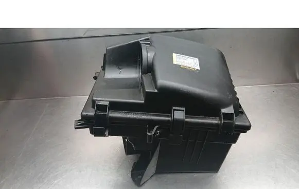 Volvo V70 Air filter box 8626061