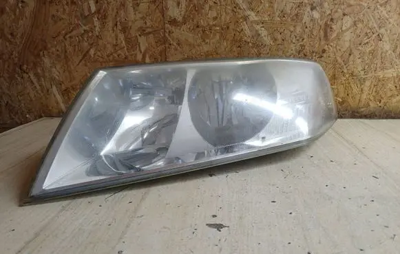 Skoda Octavia Mk2 (1Z) Headlight/headlamp 