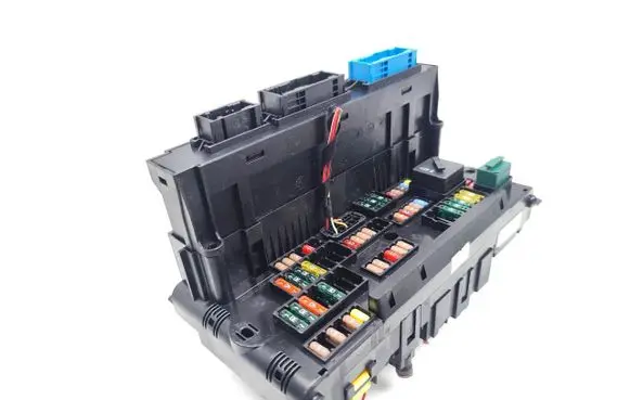 BMW X3 E83 Fuse module 9210863