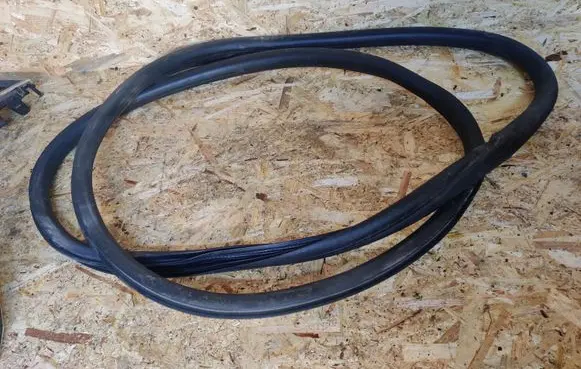 Citroen DS3 Front door rubber seal 9670312080
