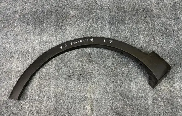 KIA Sorento Fender trim (molding) 87711C5000 L291