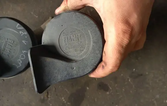Ford Focus Horn signal ch2035a73345