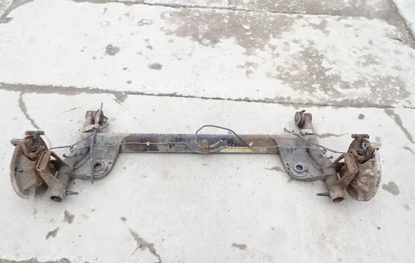 Suzuki Swift I Rear beam 