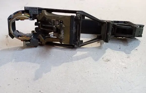 Volkswagen Polo IV 9N3 Front door exterior handle 3B0837885