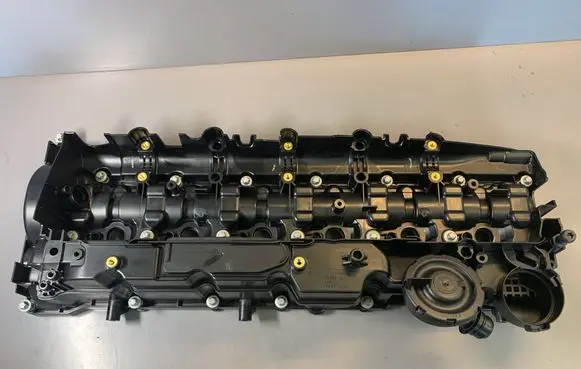 BMW 5 F10 F11 Rocker cam cover 7823181 11127823181 11128515745