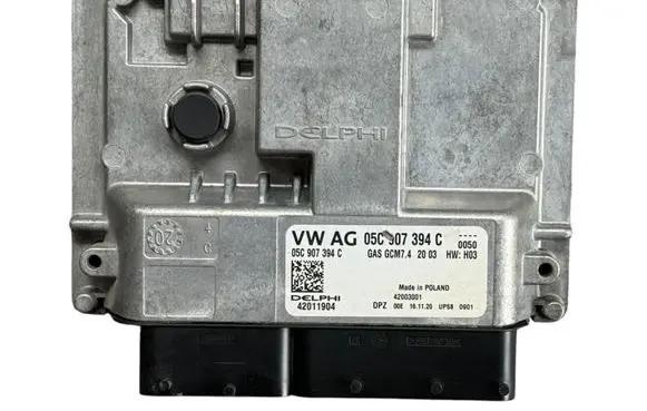 Volkswagen Golf VII Engine control unit/module 05C907394C