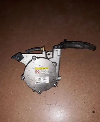 Hyundai Santa Fe Vacuum pump 288102F600