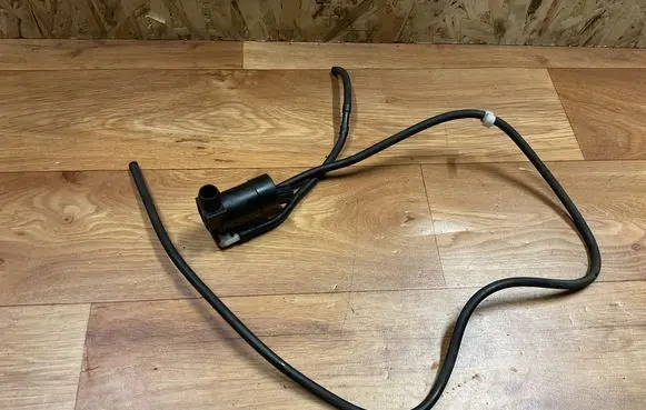 Volvo V50 Headlight washer pump 