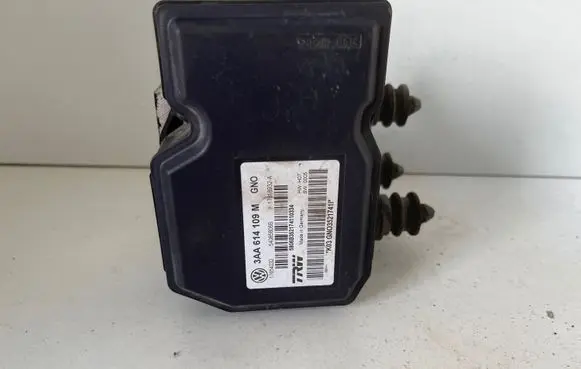 Volkswagen PASSAT B7 ABS Pump 3AA614109M 17654032 54085806B