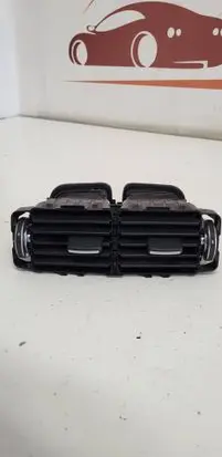Land Rover Range Rover Evoque L538 Rear air vent grill GJ32014A22AA 00884 0321