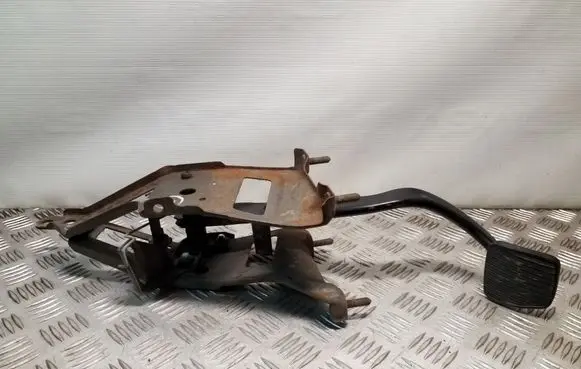 Saab 9-5 Clutch pedal 
