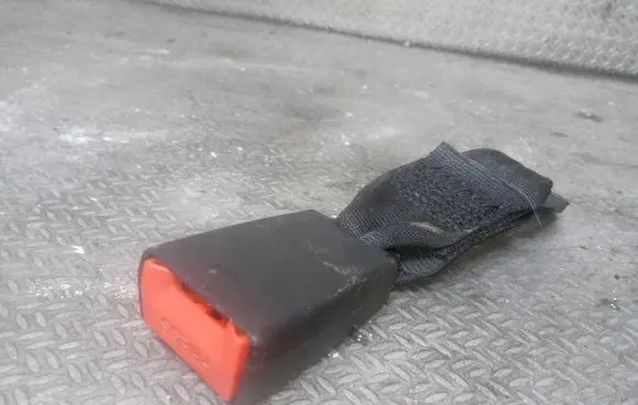 Suzuki Alto Rear seatbelt buckle