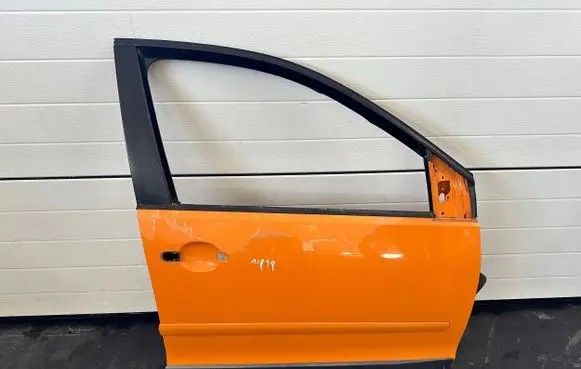 Volkswagen Cross Polo Front door